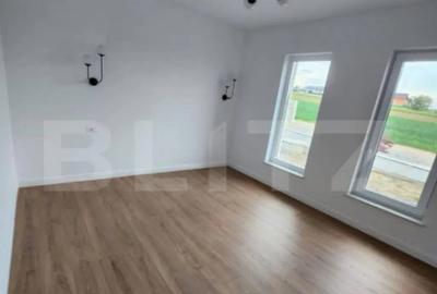 Casă cu 3 camere cu Teren 540 Mp în Central - 1