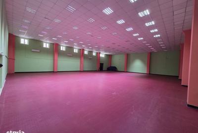 Spațiu comercial, de 1,500 mp, în Central - 2
