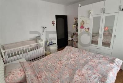 Apartament cu 4 camere decomandat în Rogerius