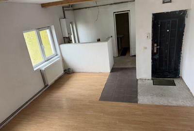 Apartament cu 3 camere în Vasile Aaron - 2