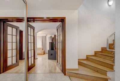 Casă cu 7 camere cu Teren 1000 Mp în Nord