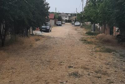 Teren Construcții intravilan de 400 mp, în Lazu - 4