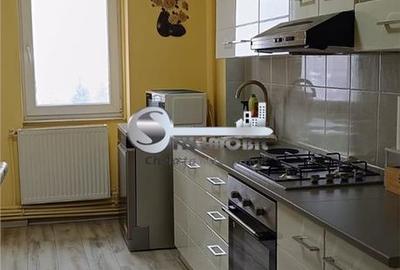 Apartament cu 4 camere decomandat în Cug