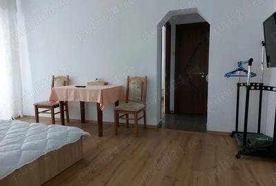 Apartament cu 3 camere semidecomandat în Central - 4