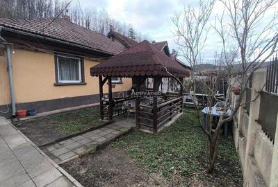 Casă cu Teren 180 Mp în Muncitoresc - 2