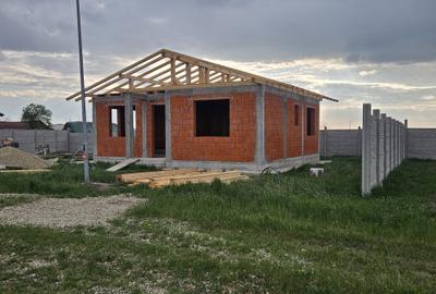 Casă cu 3 camere în Leș - 2