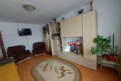 Apartament cu 3 camere decomandat în Micro 11 - 2