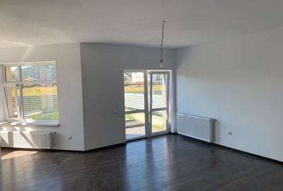 Casă cu 4 camere în Sânpetru - 1