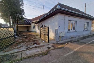 Inchiriez casa spatiu comercial cu garaj - 1