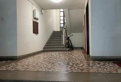 Garsoniera in zona cismigiu cu vedere la parc bloc interbelic - 2