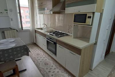Apartament cu 2 camere decomandat, mobilat în Decebal - 3