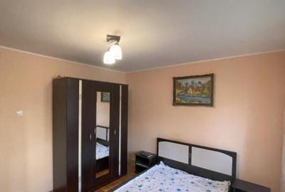 Apartament de vanzare, cu 3 camere decomandat, 68 mp, parter - 17