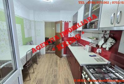 Apartament cu 4 camere decomandat în Central - 3