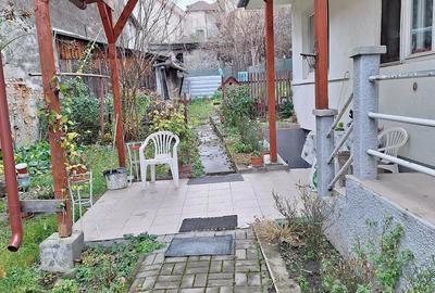 Casă cu Teren 1200 Mp în Central - 2