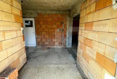 Casă cu 5 camere cu Teren 1900 Mp în Arcalia - 2