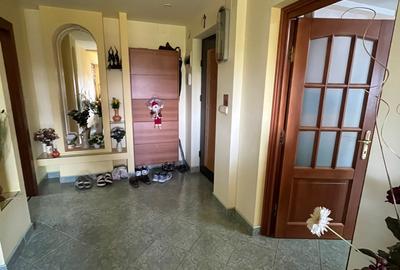 Apartament patru camere - 85mp + teren 45mp
