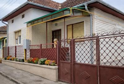 Casă cu 3 camere cu Teren 540 Mp în Central - 2