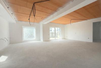 Casă individuală cu 4 camere cu Canalizare în Central - 9