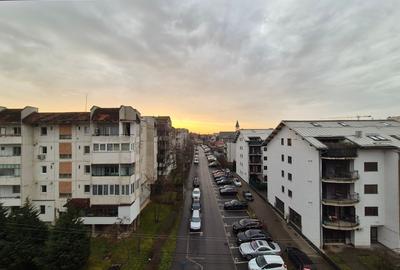 Apartament cu 2 camere decomandat în Între Lacuri - 8