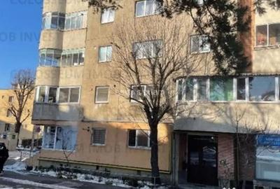 Apartament cu 3 camere decomandat în Centrul Civic - 2