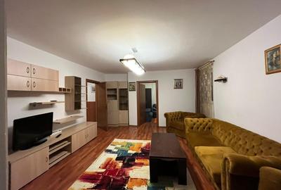 Apartament cu 3 camere semidecomandat, mobilat în Vatra Luminoasă