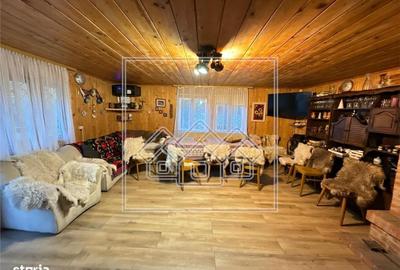 Casă cu 8 camere cu Teren 971 Mp în Cârțișoara - 1