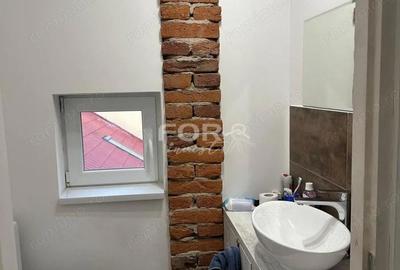 Casă cu 10 camere cu Teren 482 Mp în Central - 10