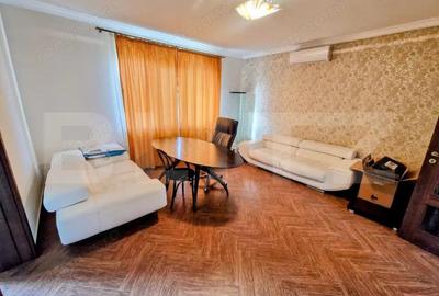 Casă cu Teren 1223 Mp în Central - 2