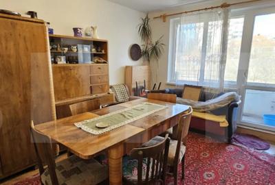 Apartament cu 4 camere semidecomandat în Simeria
