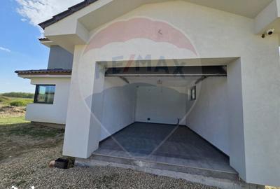 Casă cu 5 camere cu Teren 570 Mp în Sânmartin - 18