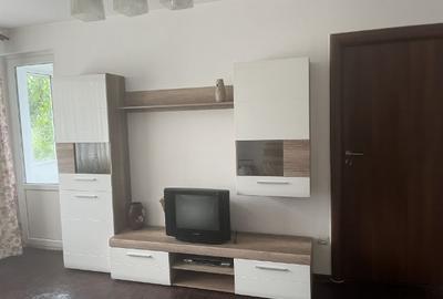 Inchiriez apartament 2 camere