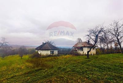 Teren de vanzare Unguras cu priveliste si anexe - 4