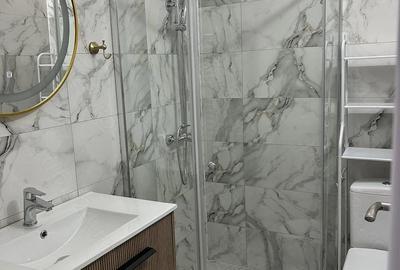 Casă cu Teren 1200 Mp în Central - 1