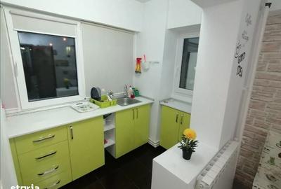 Apartament cu 2 camere decomandat în Micro 3 - 8