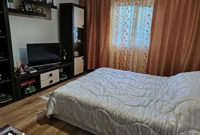 Casă cu 4 camere cu Teren 300 Mp în Șimnicu de Sus