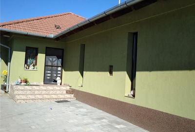 Casă cu 3 camere cu Teren 900 Mp în Botiz - 2