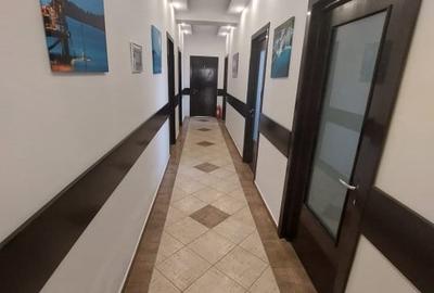 Bd. Mamaia, spatiu comercial, ideal BIROURI/CABINETE/CENTRU EDUCATIONAL, 250 mp. - 3