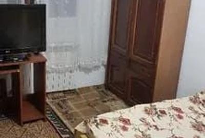 Apartament cu 3 camere semidecomandat în Hârșova - 5