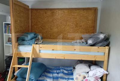 Apartament cu 2 camere semidecomandat în Micro 4 - 5