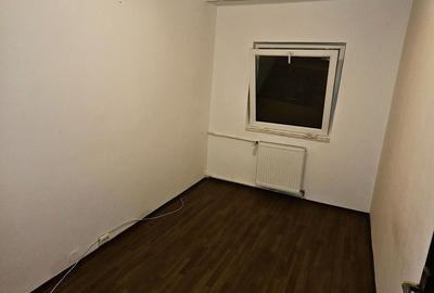Apartament 3 camere - parter - zona 2 Cocosi, Micro 20 - 2