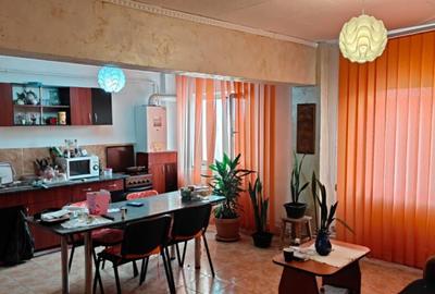 Apartament 3 camere decomandat, 65 mp, zona Bals - 11