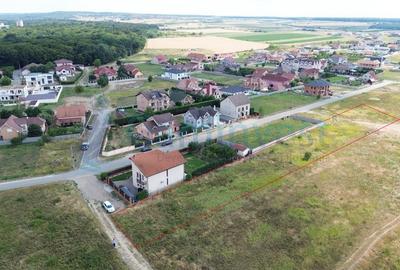 Teren Construcții intravilan de 2420 mp, în Sânmartin