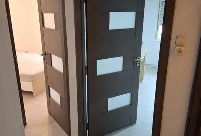Apartament cu 3 camere decomandat în Dâmbovița - 2