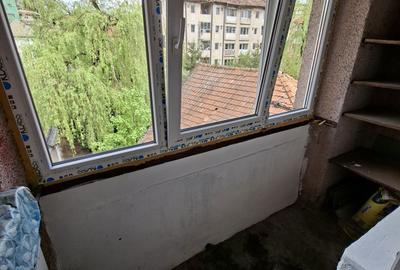 Garsonieră decomandată în Petros - 7