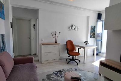 Apartament cu 2 camere semidecomandat în Roșu