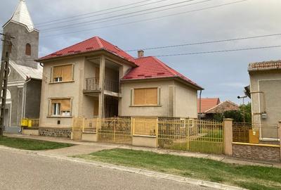 Casă individuală cu 5 camere cu Teren 655 Mp în Petrești - 1