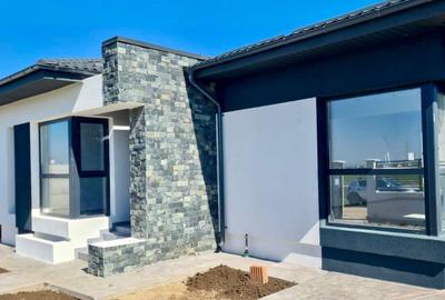 Casa plan parter * Teren 310 mp * Placa de beton peste parter * Str Aviatorilor - 2