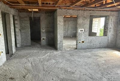 Casă cu 6 camere în Pietroasele - 4