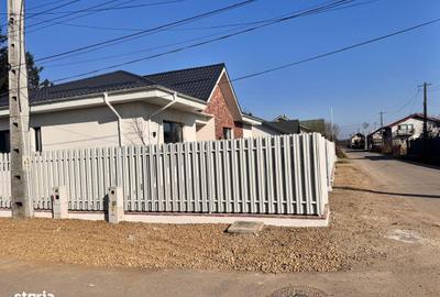 Casă cu 4 camere cu Teren 350 Mp în Central - 11