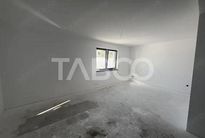 Casă cu 5 camere cu Canalizare în Terezian - 8